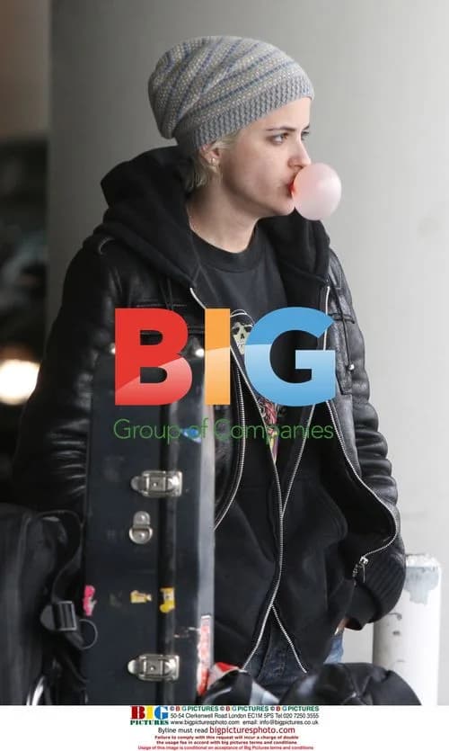 DJ Samantha Ronson Blows Bubbles at LAX