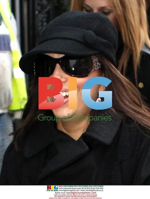 Eva Longoria goes shopping in London