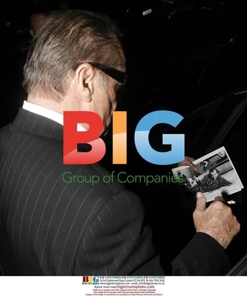 Jack Nicholson Leaves Hotel for 'The Bucket List' Premiere