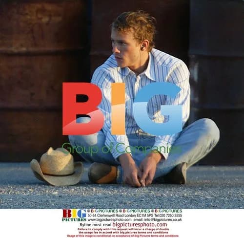 Heath Ledger and Michelle Williams on 'Brokeback Mountain' set