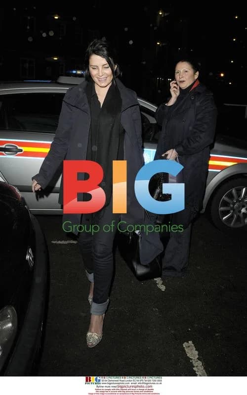 Sadie Frost blagging lift from Police