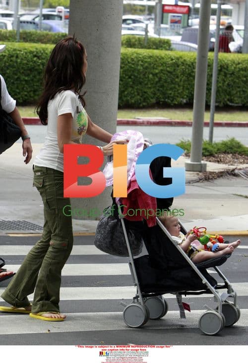 Jordan and Peter Andre family shopping