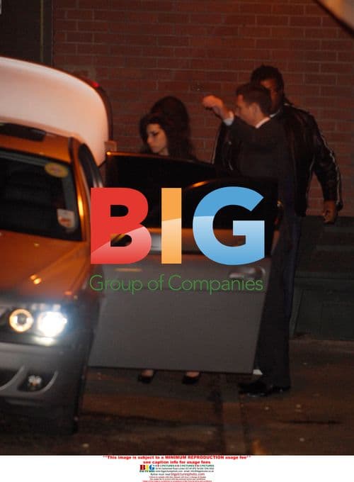 Amy Winehouse Checking Into Rehab Clinic