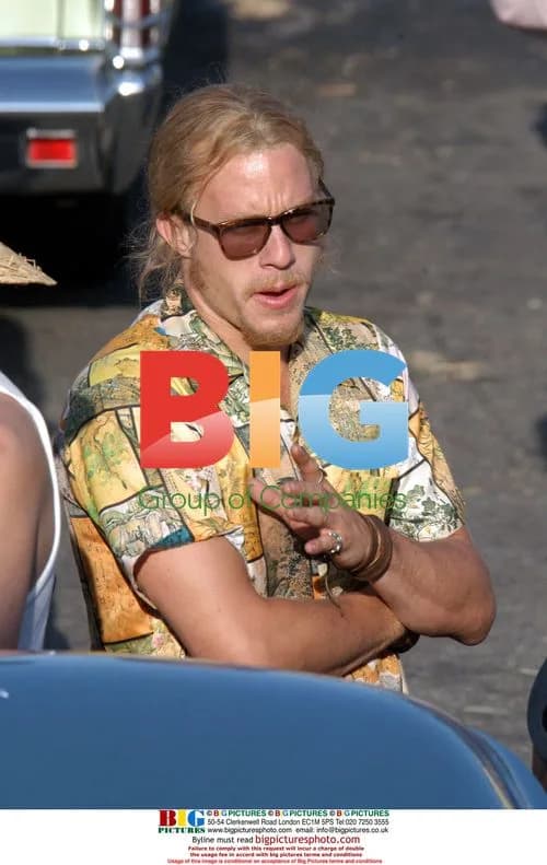 Heath Ledger on set of 'Lords of Dogtown'