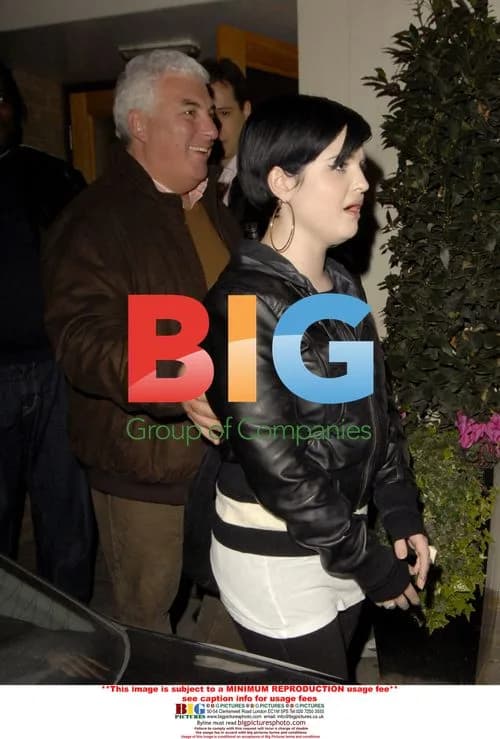 Amy Winehouse Checks Into Rehab