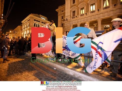 Italians Celebrate After Prodi Government's Fall