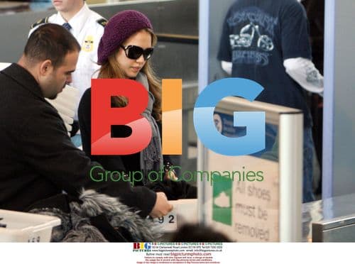 Pregnant Jessica Alba at LAX