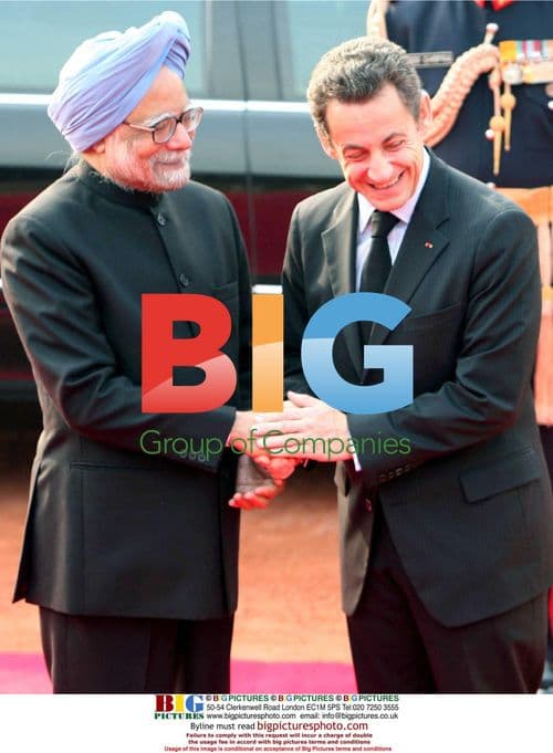 Sarkozy begins India visit without Carla Bruni