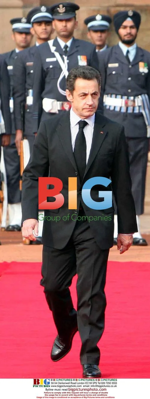 Sarkozy Begins India Visit Without Bruni
