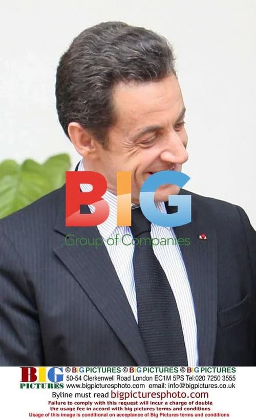 Sarkozy Visits India Without Carla Bruni