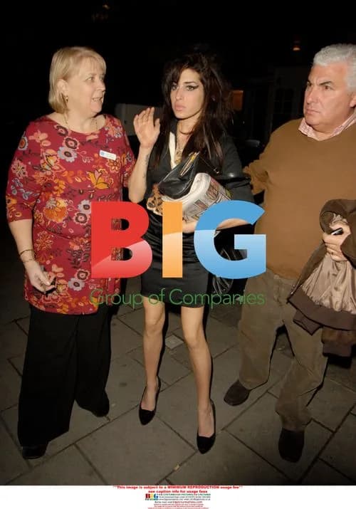 Amy Winehouse Checks Into Rehab Clinic