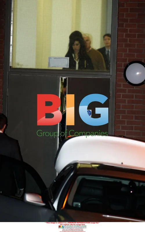 Amy Winehouse Checks Into Rehab Clinic