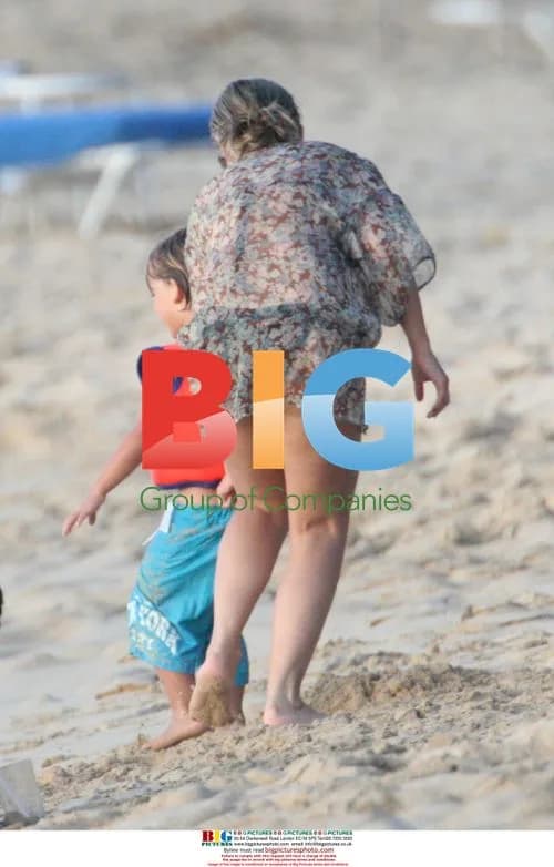 Jamie and Louise Redknapp with family in Caribbean