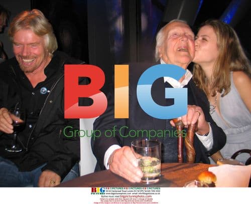 Richard Branson unveils Virgin Galactic spacecraft