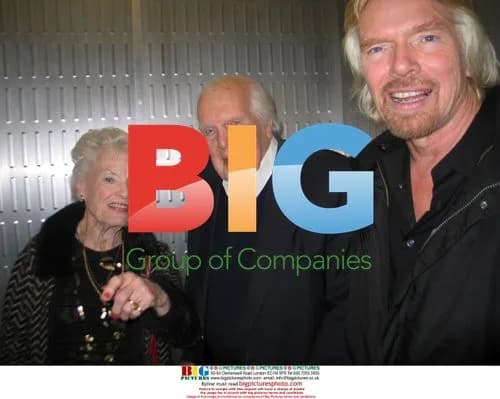 Richard Branson unveils Virgin Galactic design