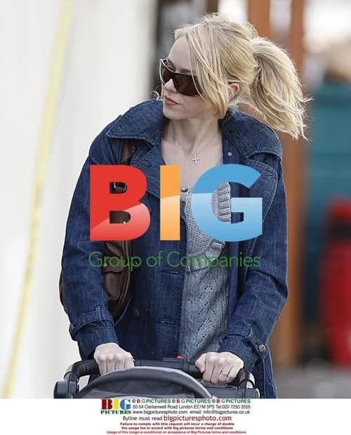 Naomi Watts & Son at Whole Foods