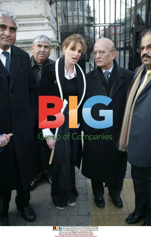 Jemima Khan leads protest outside Downing Street