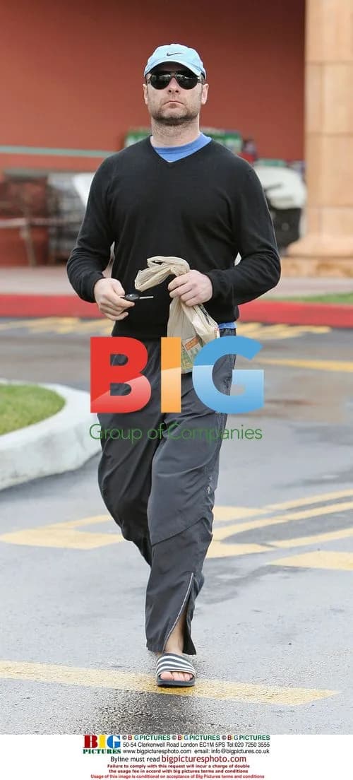 Liev Schreiber at Long's Drug Store