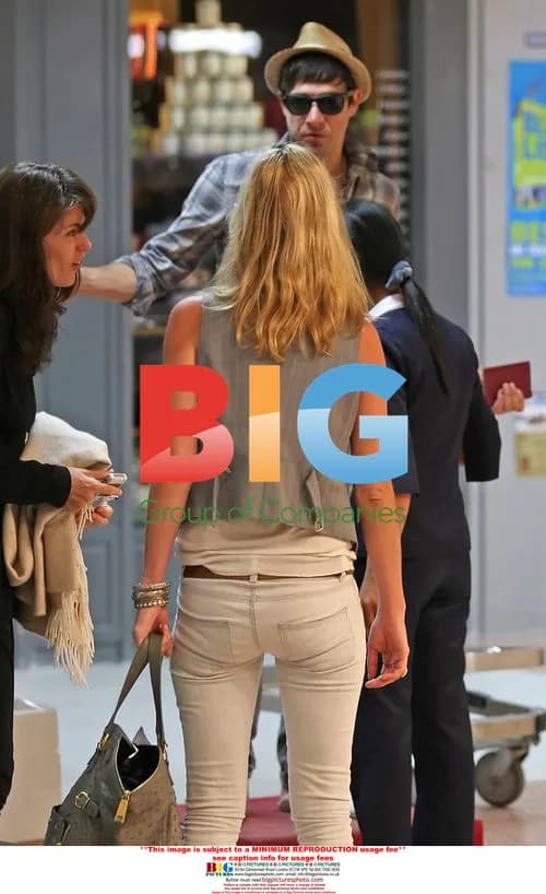 Kate Moss and Jamie Hince Frisked at Thailand Airport