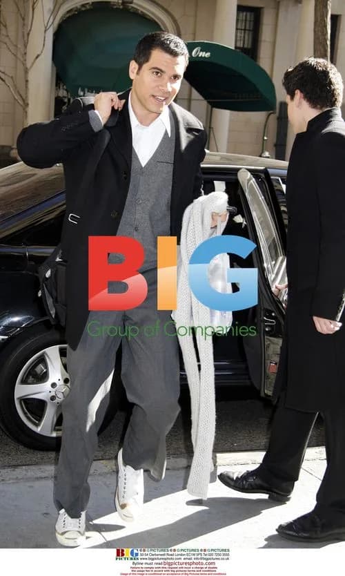 Jessica Alba Visits Midtown Hotel