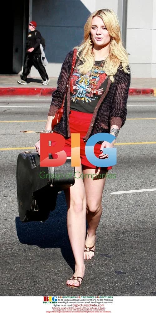 Mischa Barton at Guitar Center