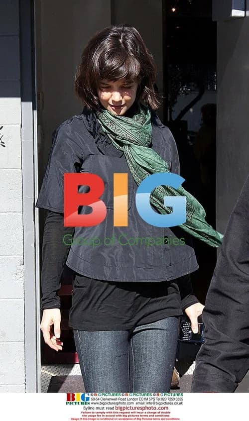 Katie Holmes Enjoys Lunch at Joan's on Third