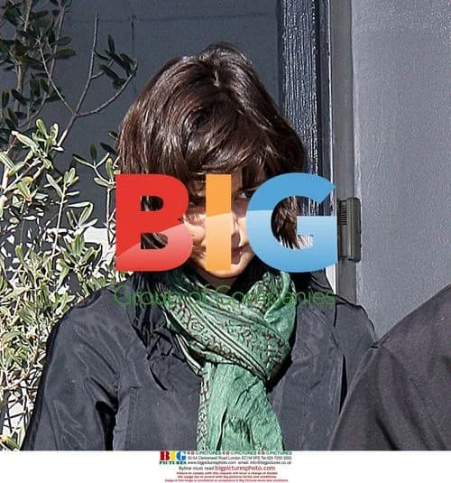 Katie Holmes enjoys lunch at Joan's on Third