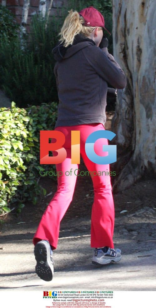 Naomi Watts Jogging with Trainer