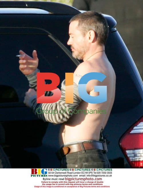 Robert Downey Jr. on set of 'The Soloist'