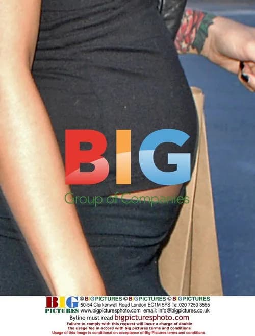 Ashlee Simpson Pregnant Shopping