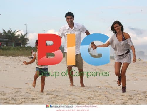 Arsenal's Eduardo at Rio Beach with Family