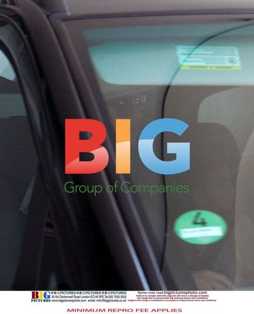 Brad Pitt visits Angelina Jolie in Nice