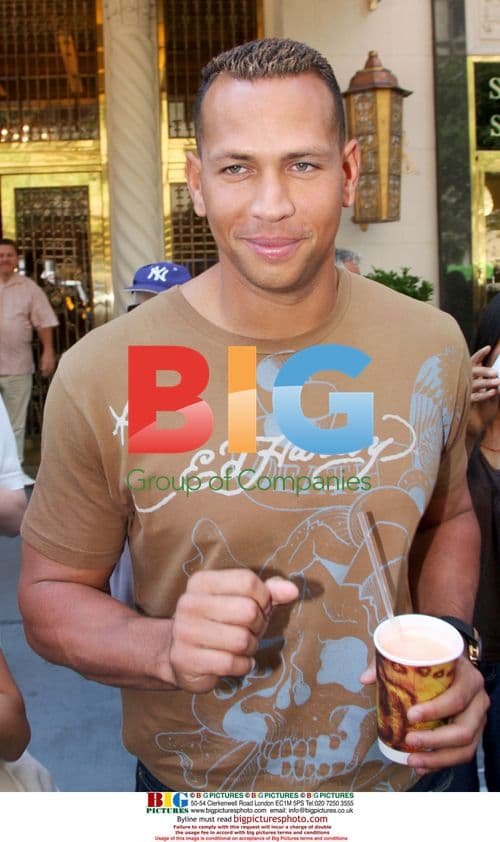 Alex Rodriguez leaves apartment