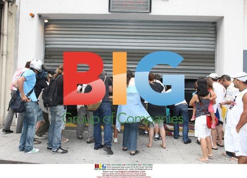 Angelina Jolie Gives Birth to Twins