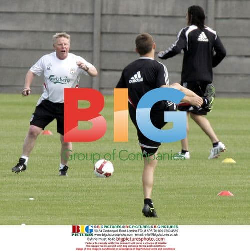 Liverpool FC players return to training