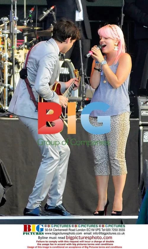 Lily Allen and Mark Ronson at O2 Wireless Festival 2008