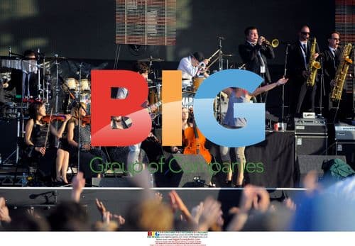 Lily Allen and Mark Ronson at O2 Wireless Festival 2008