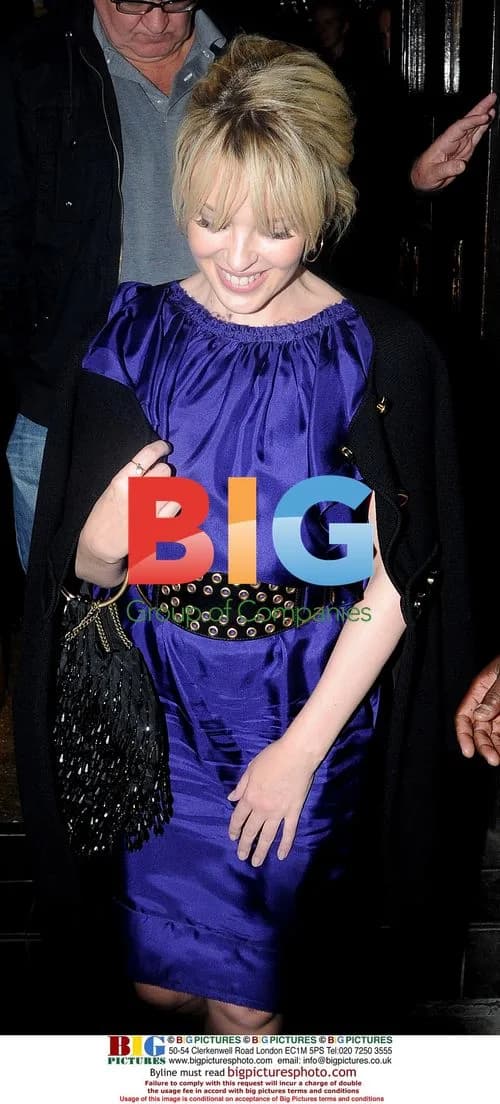 Kylie Minogue Leaves South Kensington Bar