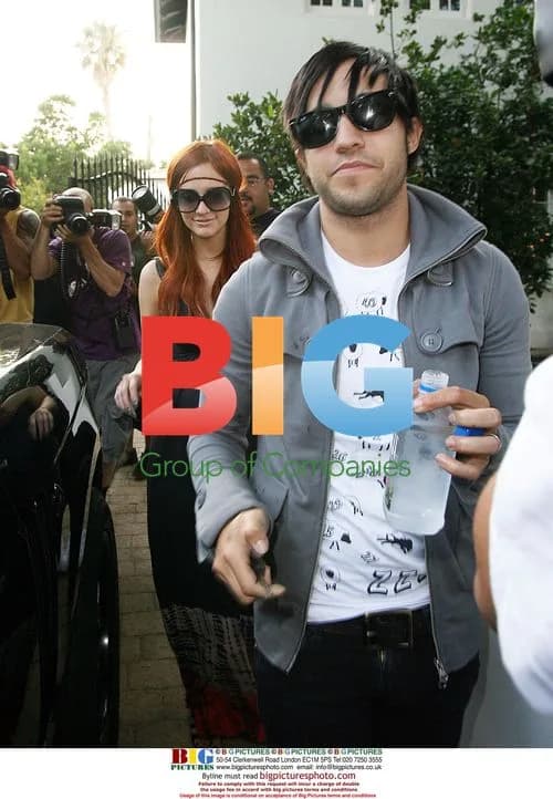 Pete Wentz and Ashlee Simpson visit friends