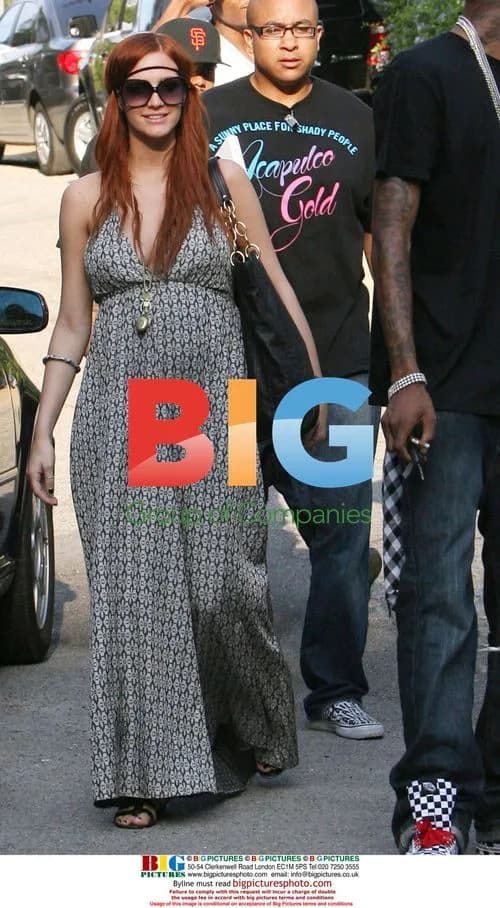 Ashlee Simpson & Pete Wentz Visit Friend's July 4th Party