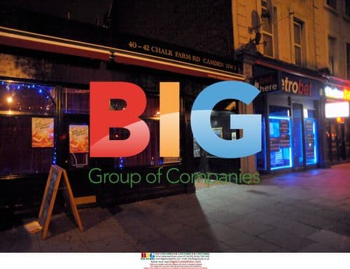 Amy Winehouse returns home, swings at fan