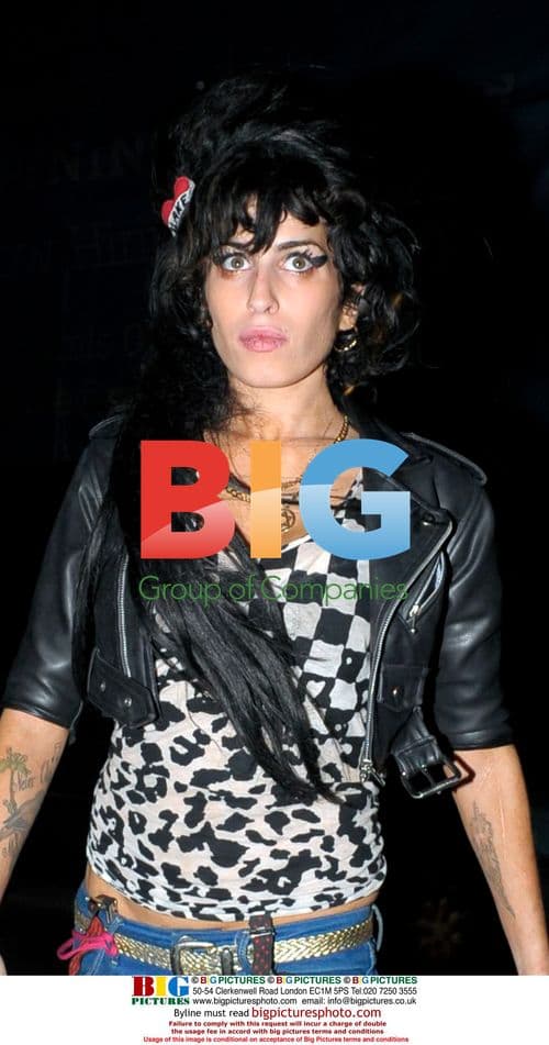 Amy Winehouse Encounters Fans