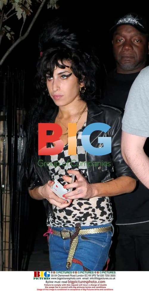 Amy Winehouse Encounters Fans