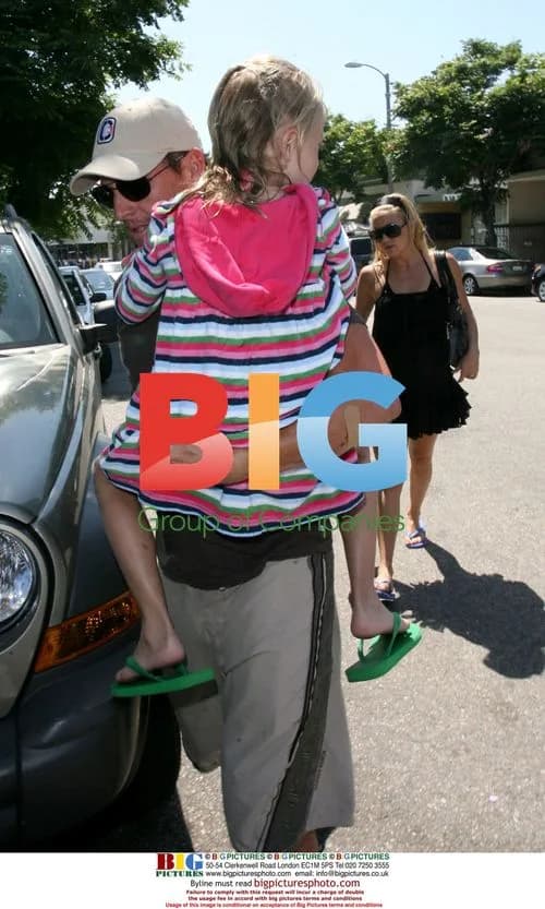 Kate Hudson and Lance Armstrong shop for kids