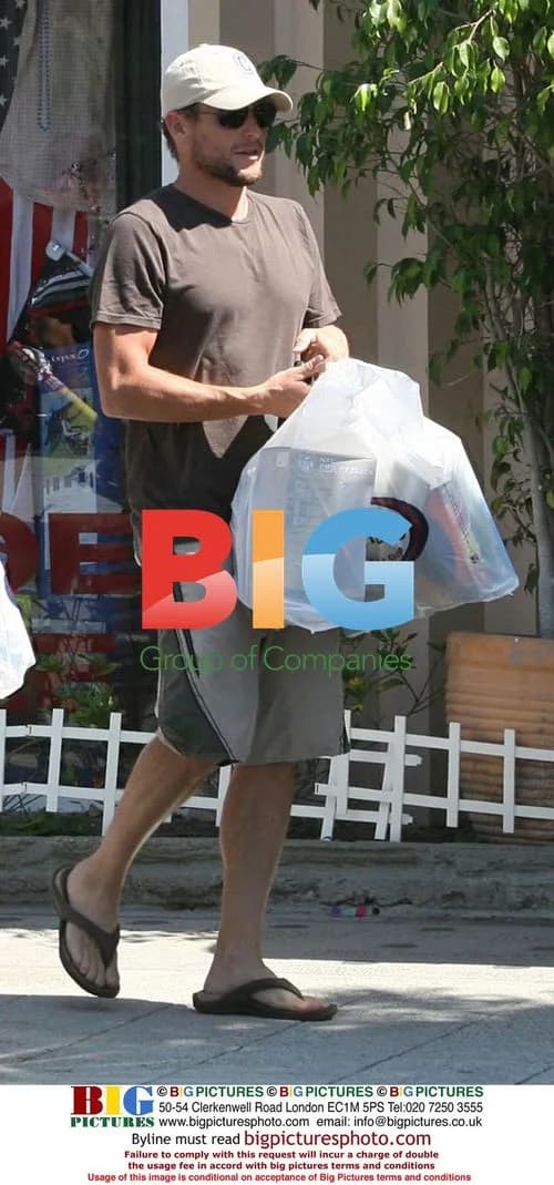 Kate Hudson and Lance Armstrong shop for kids