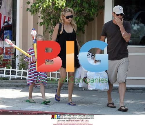 Kate Hudson and Lance Armstrong shop for kids