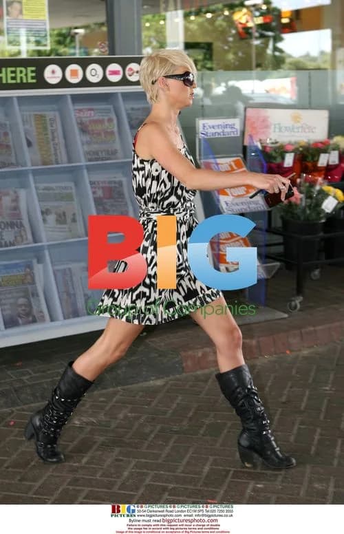 Sarah Harding Fills Up Range Rover