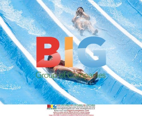 Sergio Ramos and Elizabeth Ramos on Holiday in Portugal