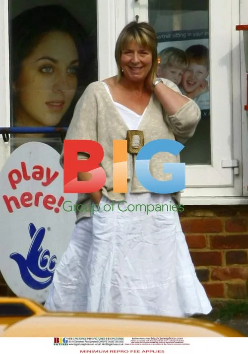 Fern Britton Shopping in Casual Outfit