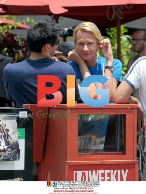 Carson Kressley at Johnny Rockets on Melrose